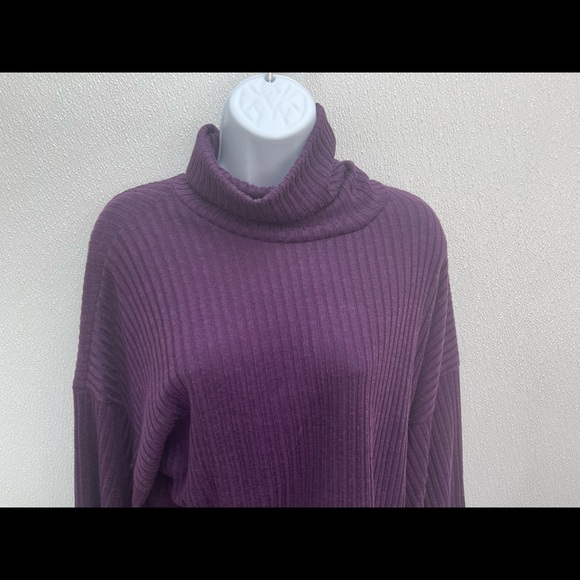 Sweater - Picture 2 of 3